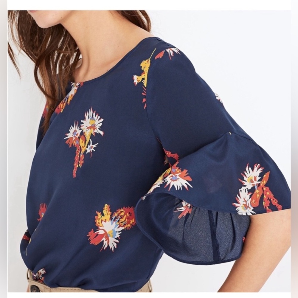 Madewell size XS 100% Silk navy blue floral blouse ruffle sleeve boho